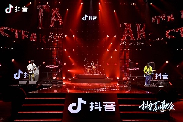 抖音可以聊天交友安全吗？